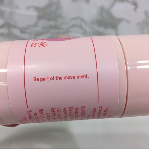 2 VS PINK SEAMLESS DEODORANT WITH ALOE WITH OUT ALUMINUM CUCUMBER SCENT NWT - Picture 2 of 7